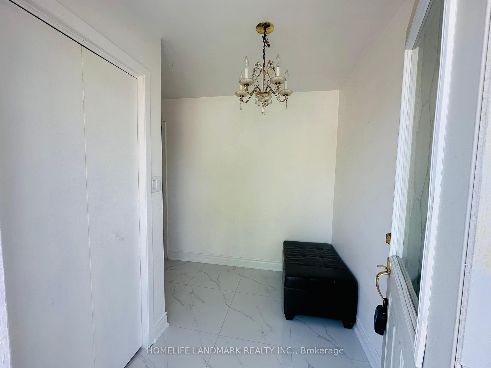 236 Fairglen Avenue photo 2