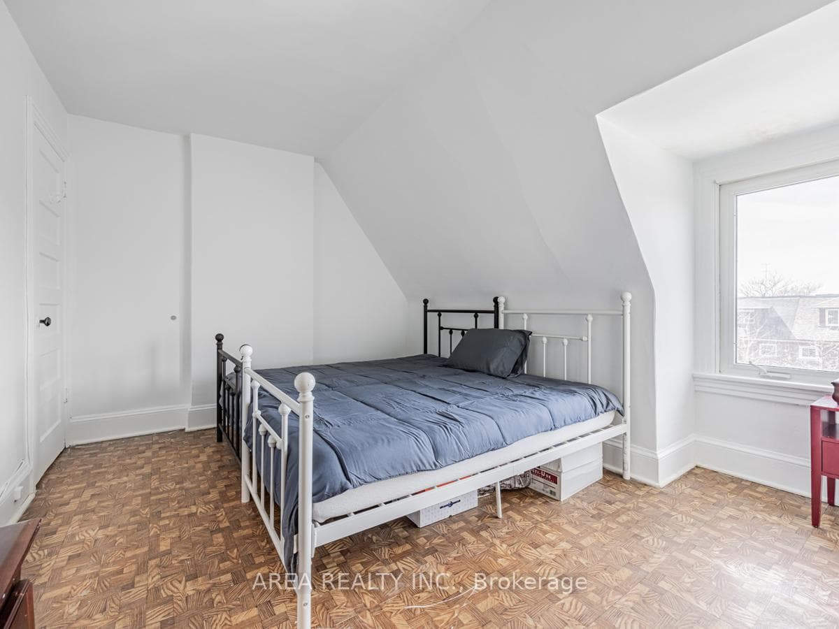 231 Beatrice Street photo 14