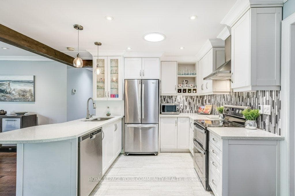 765 James Street photo 13