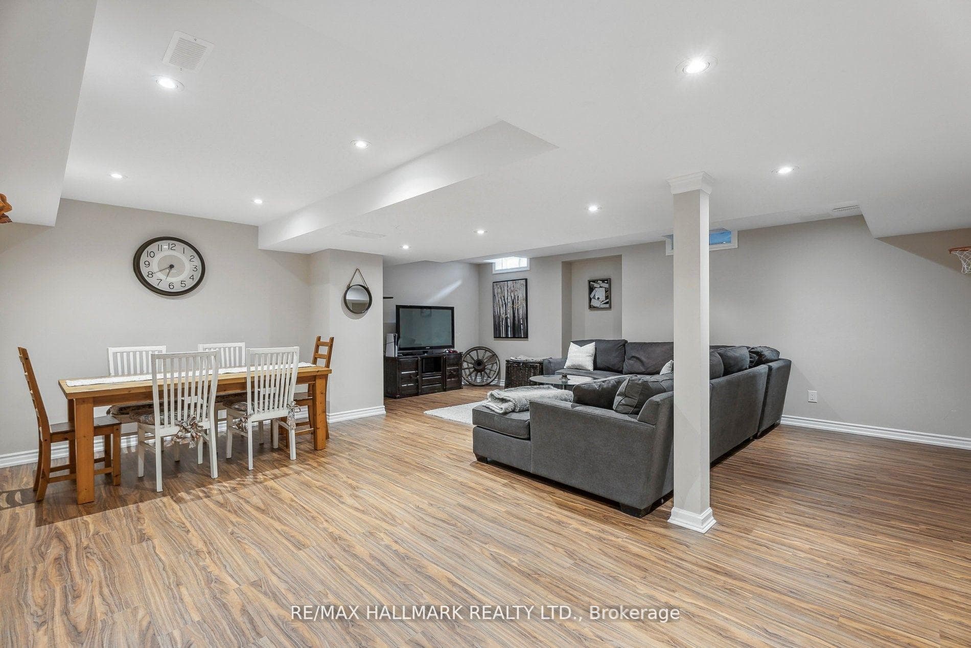 68 Vandervoort Drive photo 32