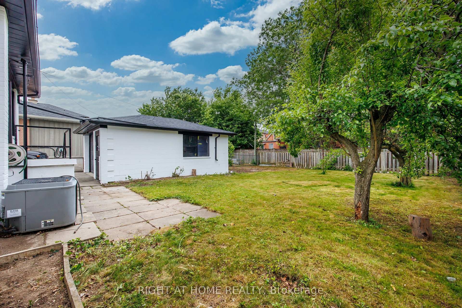 53 Lawnside Drive photo 38