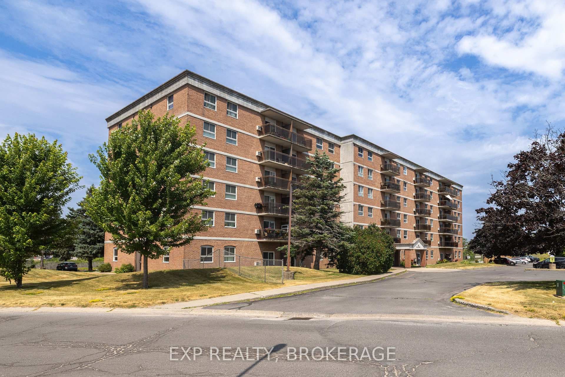 745 Davis Drive Unit 401 photo 2