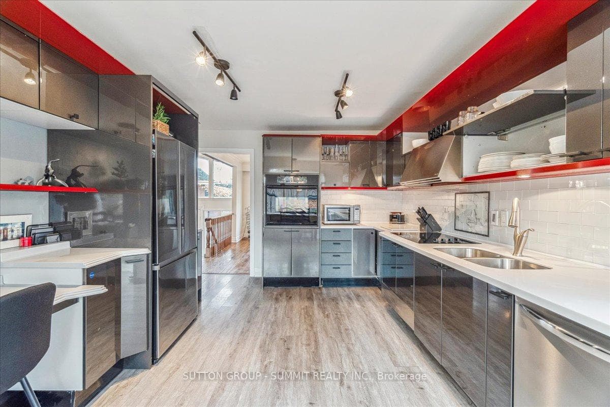 756 King Road photo 7