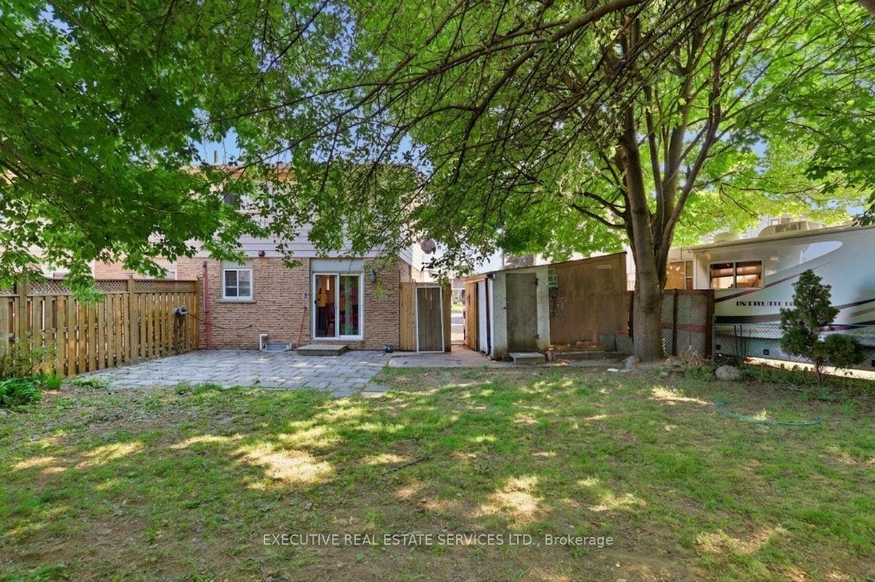 60 Chipwood Crescent photo 17