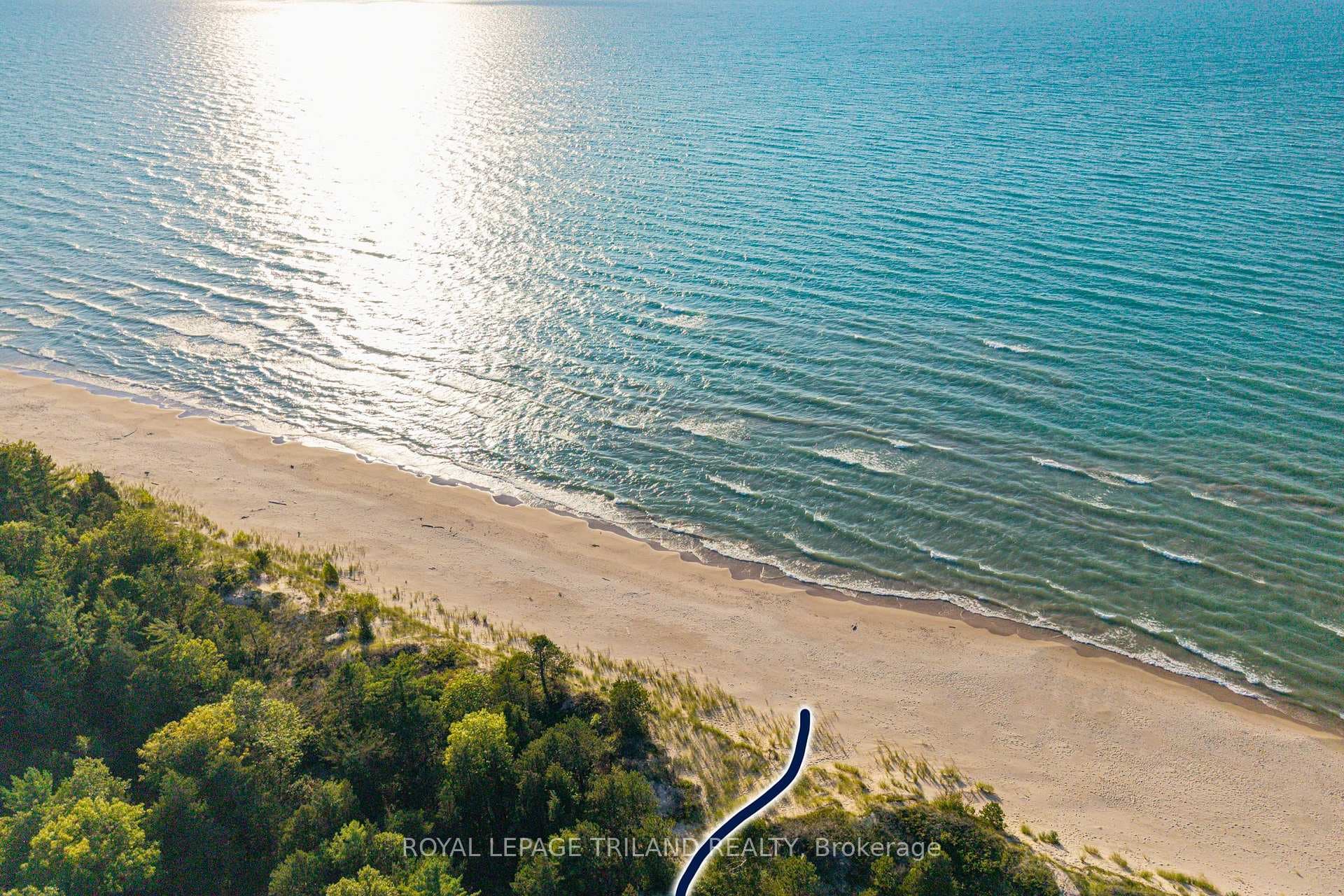 Your access at the edge of Pinery Park (840 mtrs)
