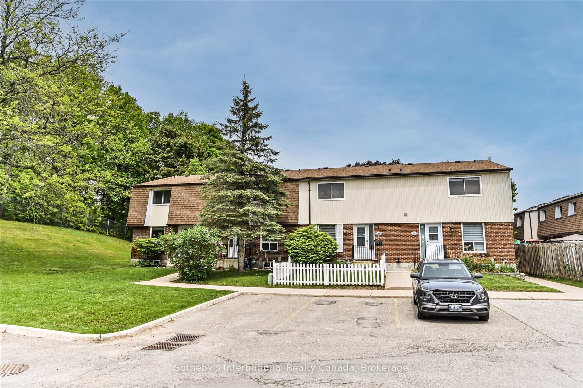 217 Kingham Road photo 49
