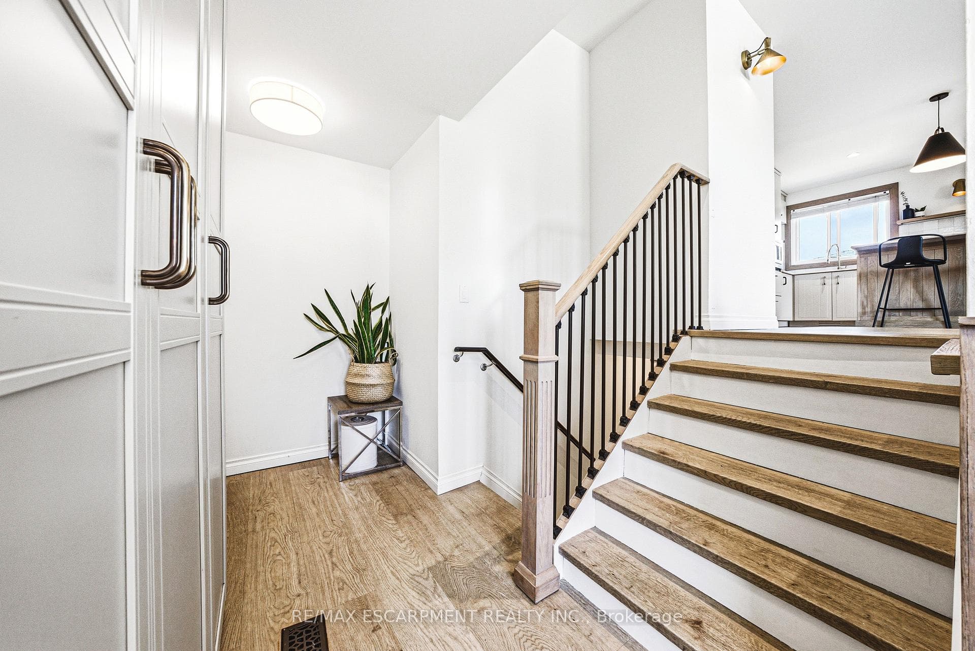 76 Boston Crescent photo 7