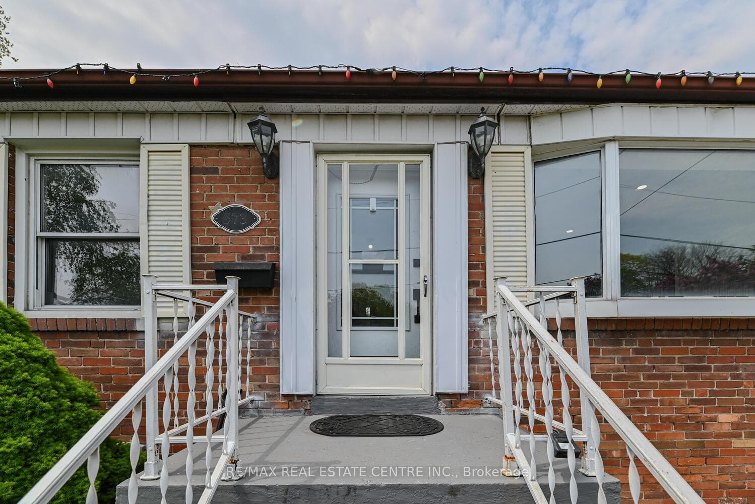 573 Exbury Crescent photo 4
