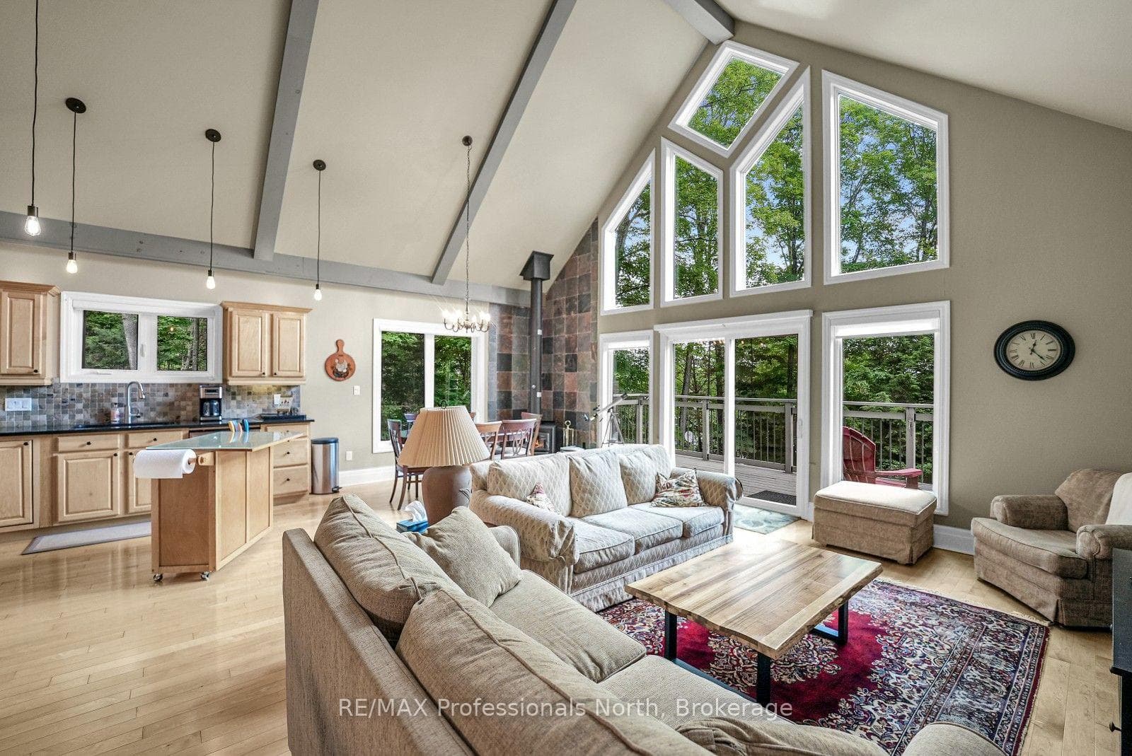 1311 Wonderland Road photo 5