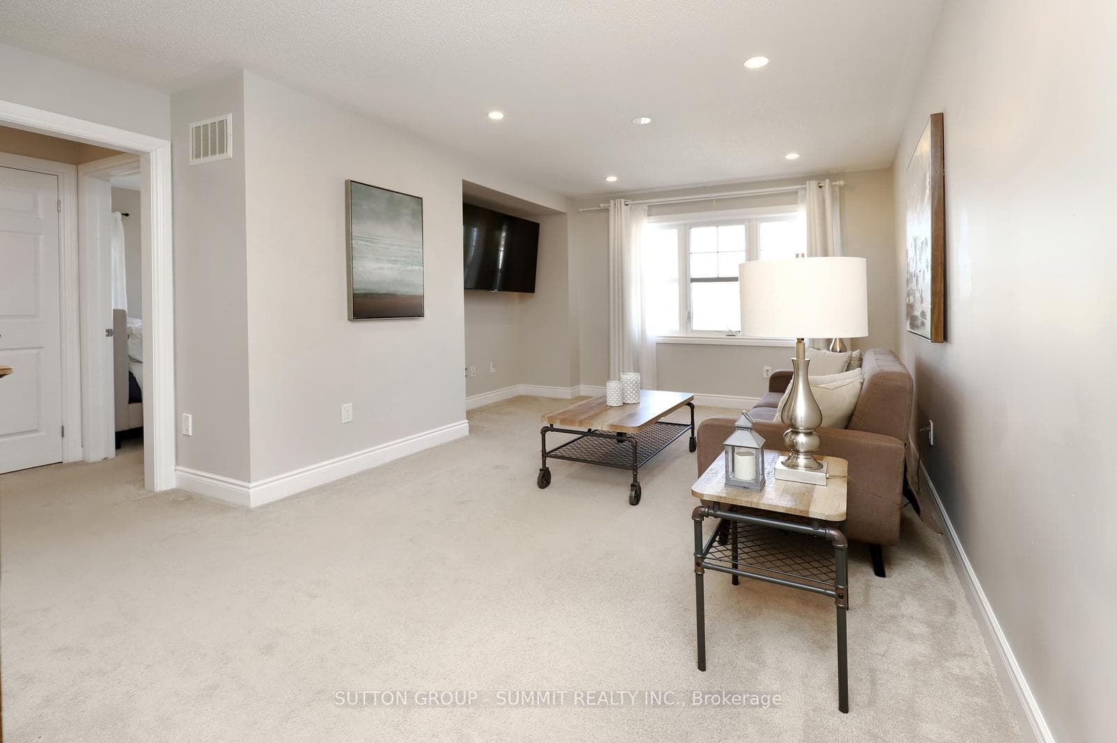 378 Blinco Terrace photo 21