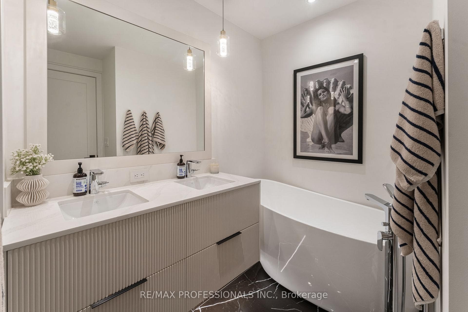 12 Mayfield Avenue photo 22