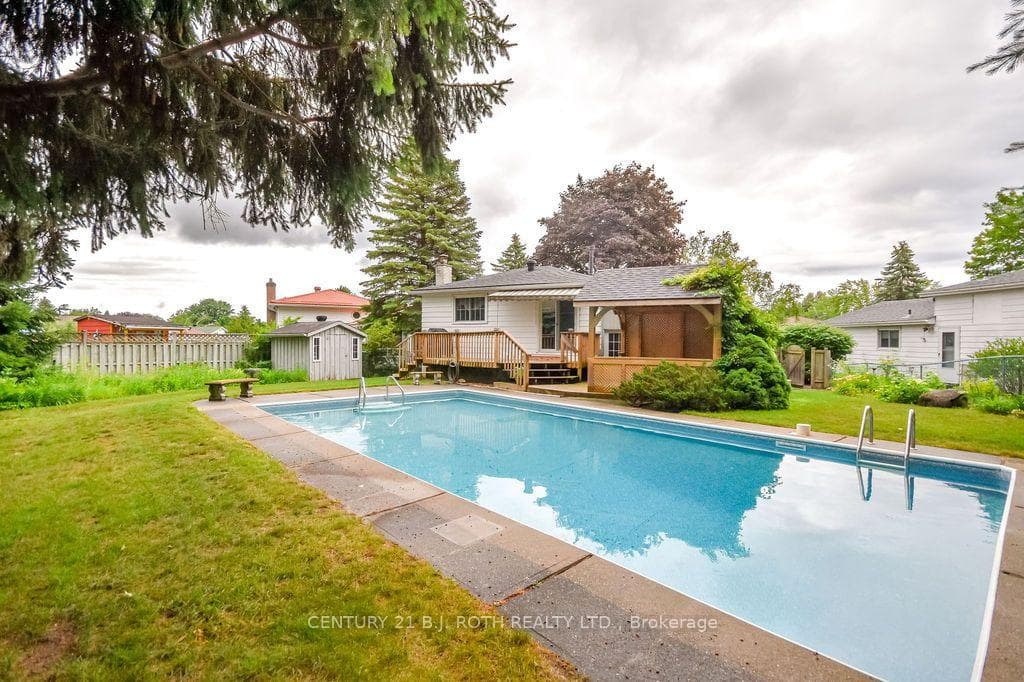 1037 Glen Eagles Crescent photo 47
