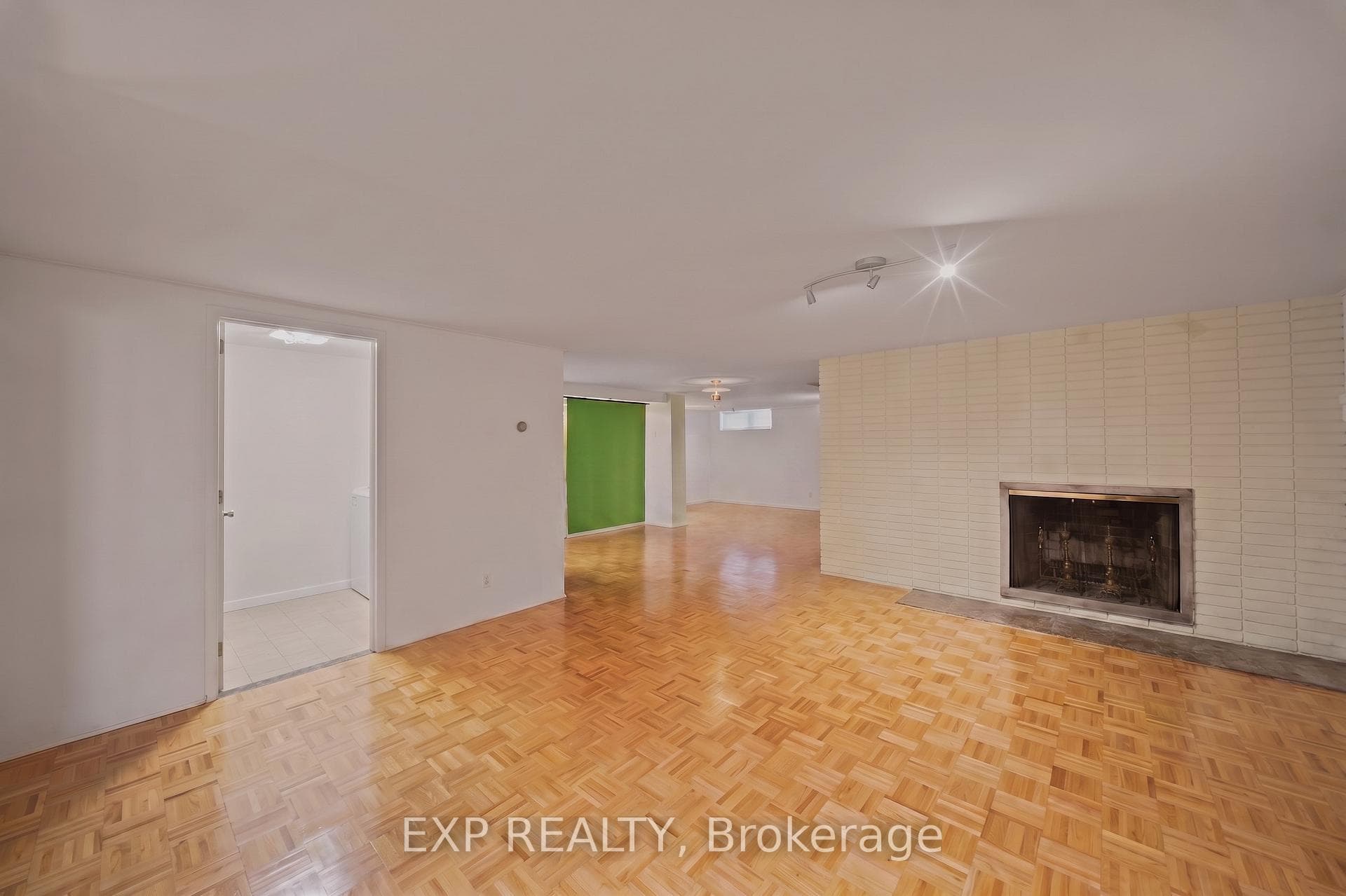 304 Roger Road photo 34