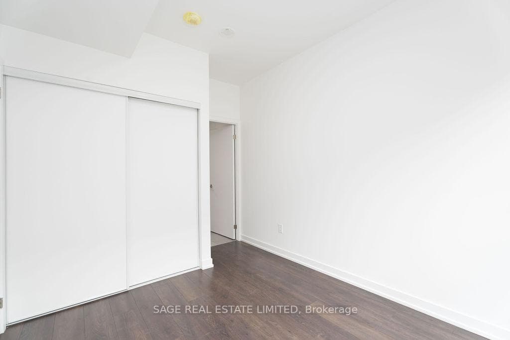 150 Logan Avenue Unit 310 photo 7