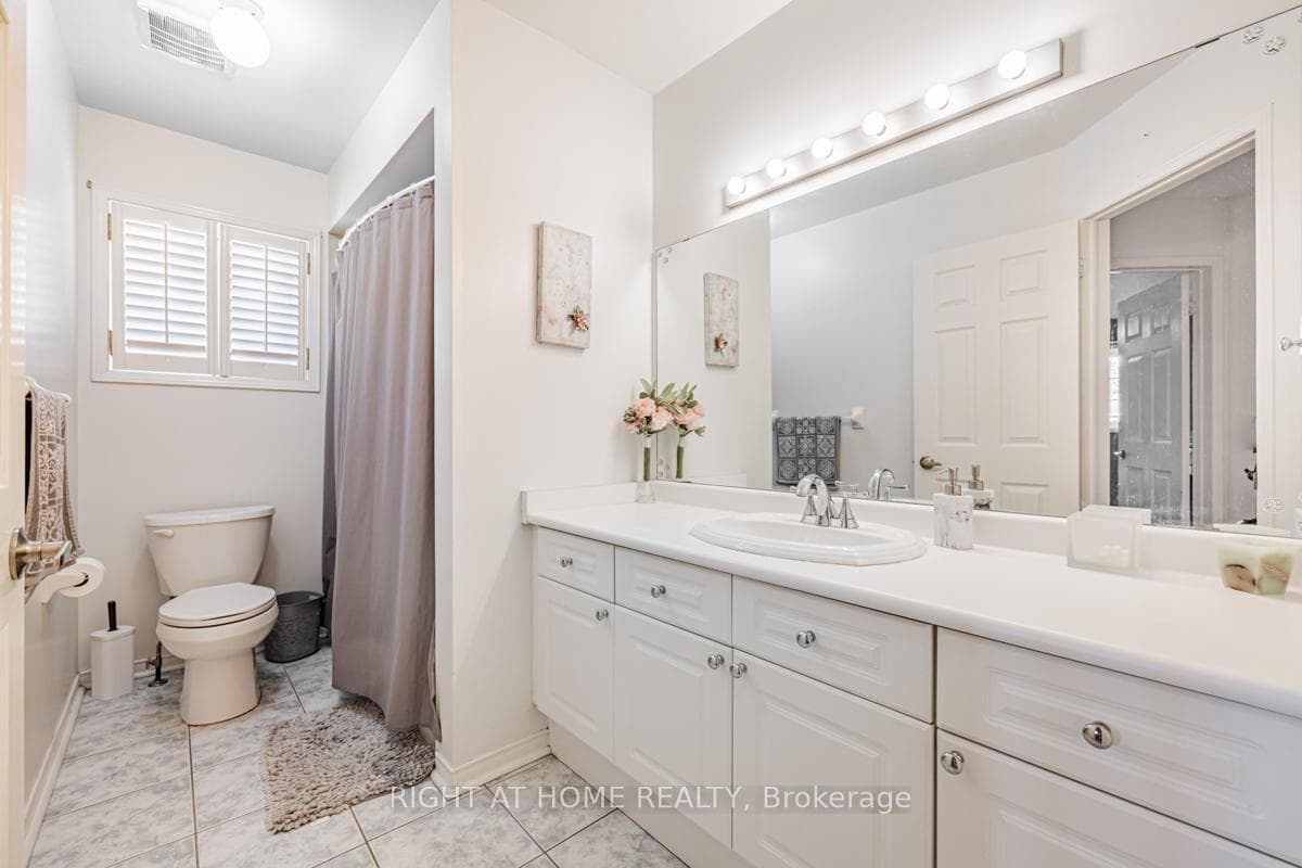 1448 Sandhurst Crescent photo 20