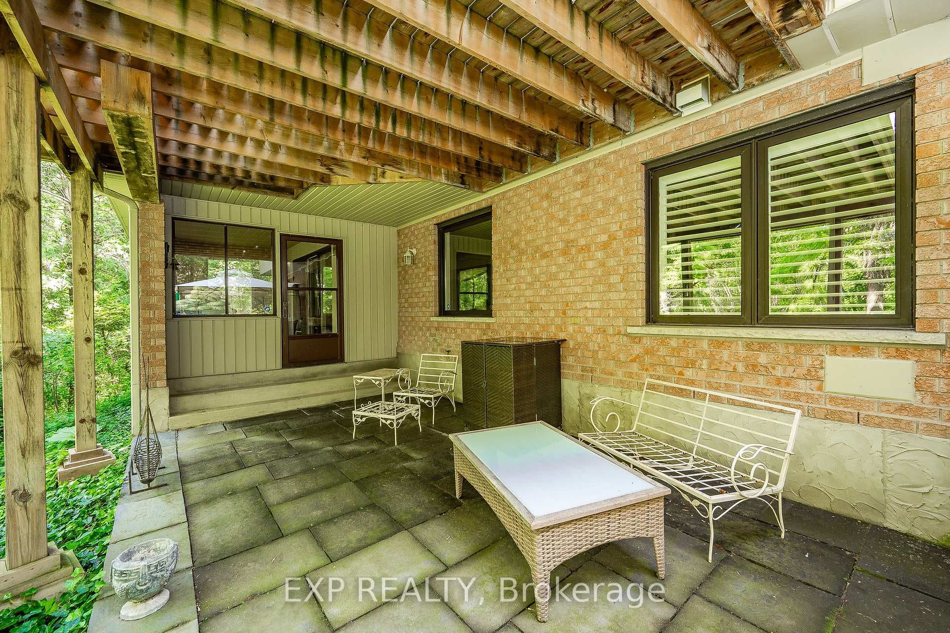 1040 RIVERBANK Drive photo 31