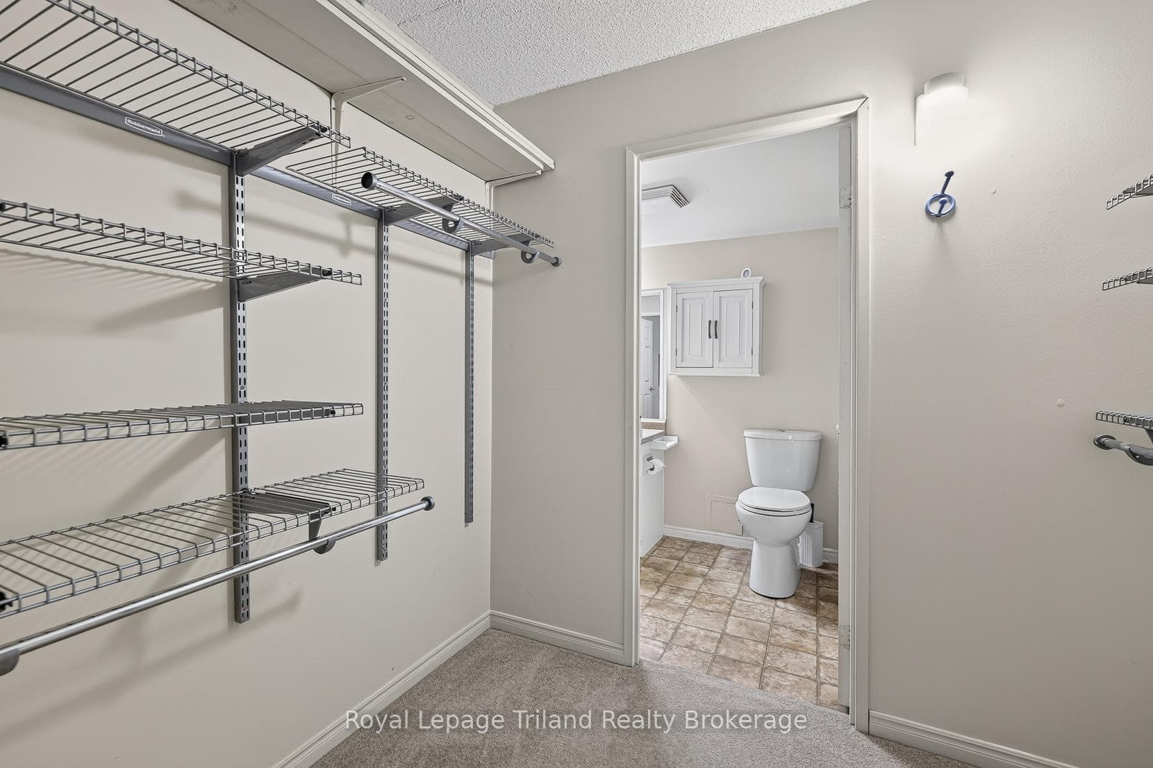 217 Thames Street Unit 102 photo 29
