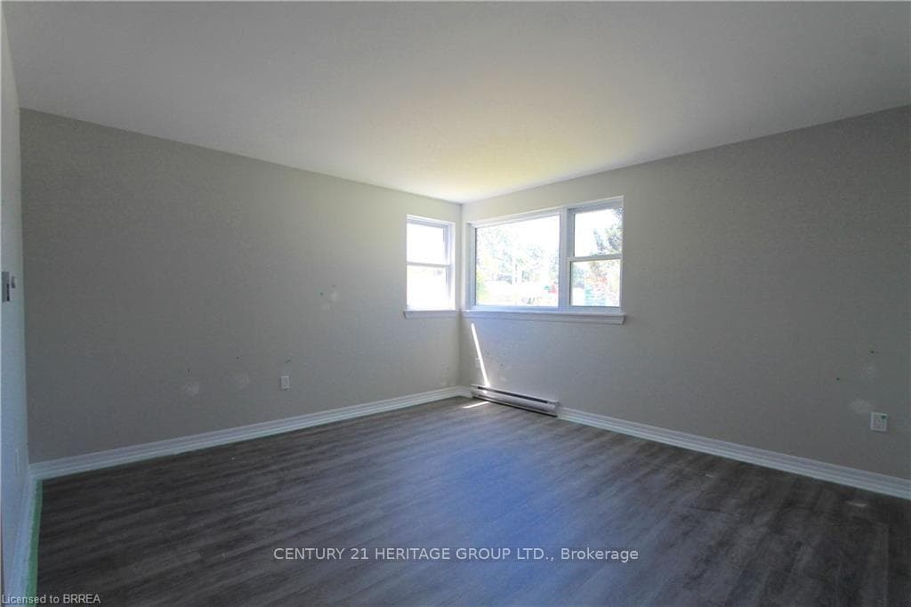116 King Edward Avenue Unit 7 photo 5