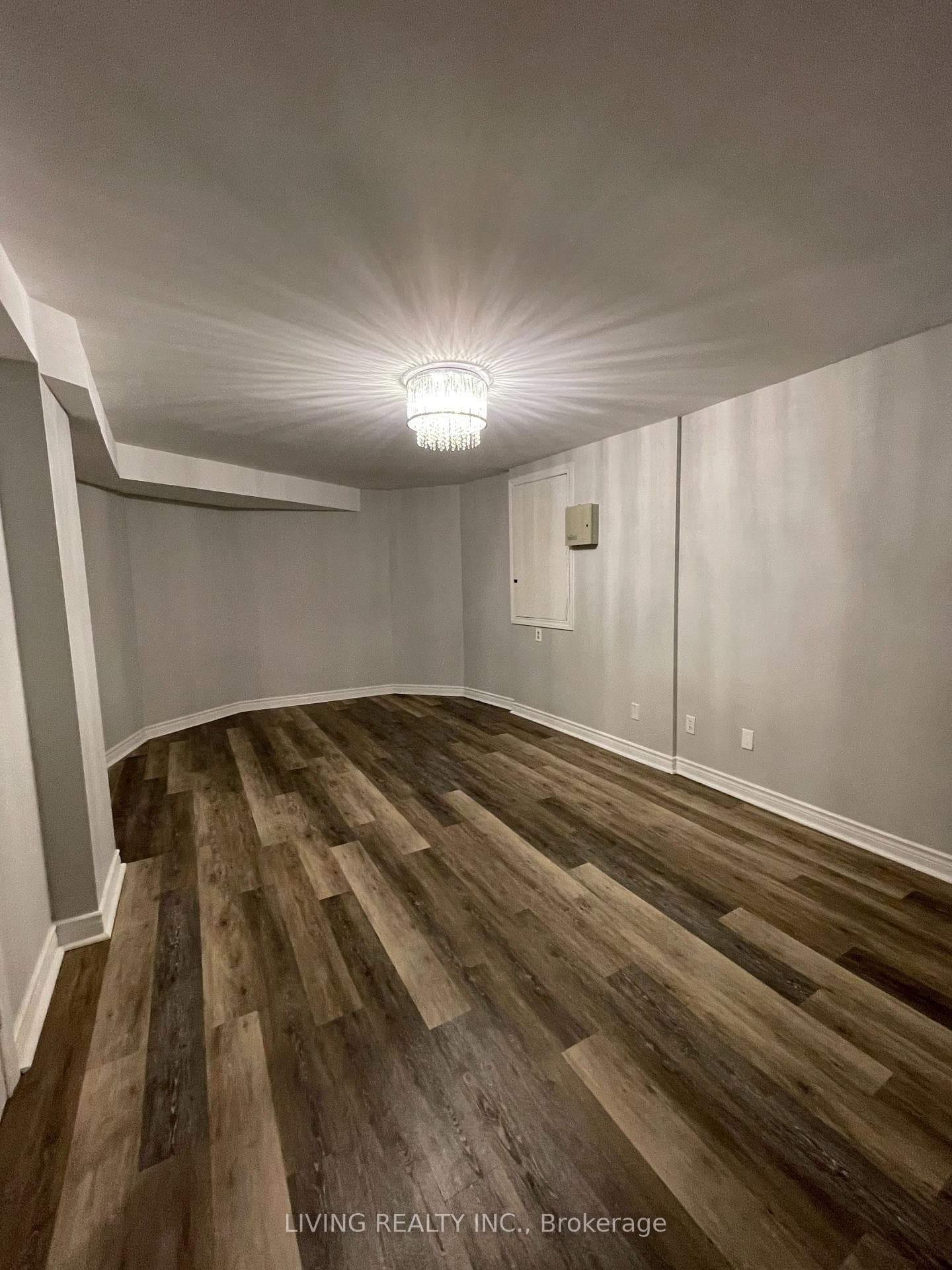 243 Butterfield Crescent Unit Lower photo 6