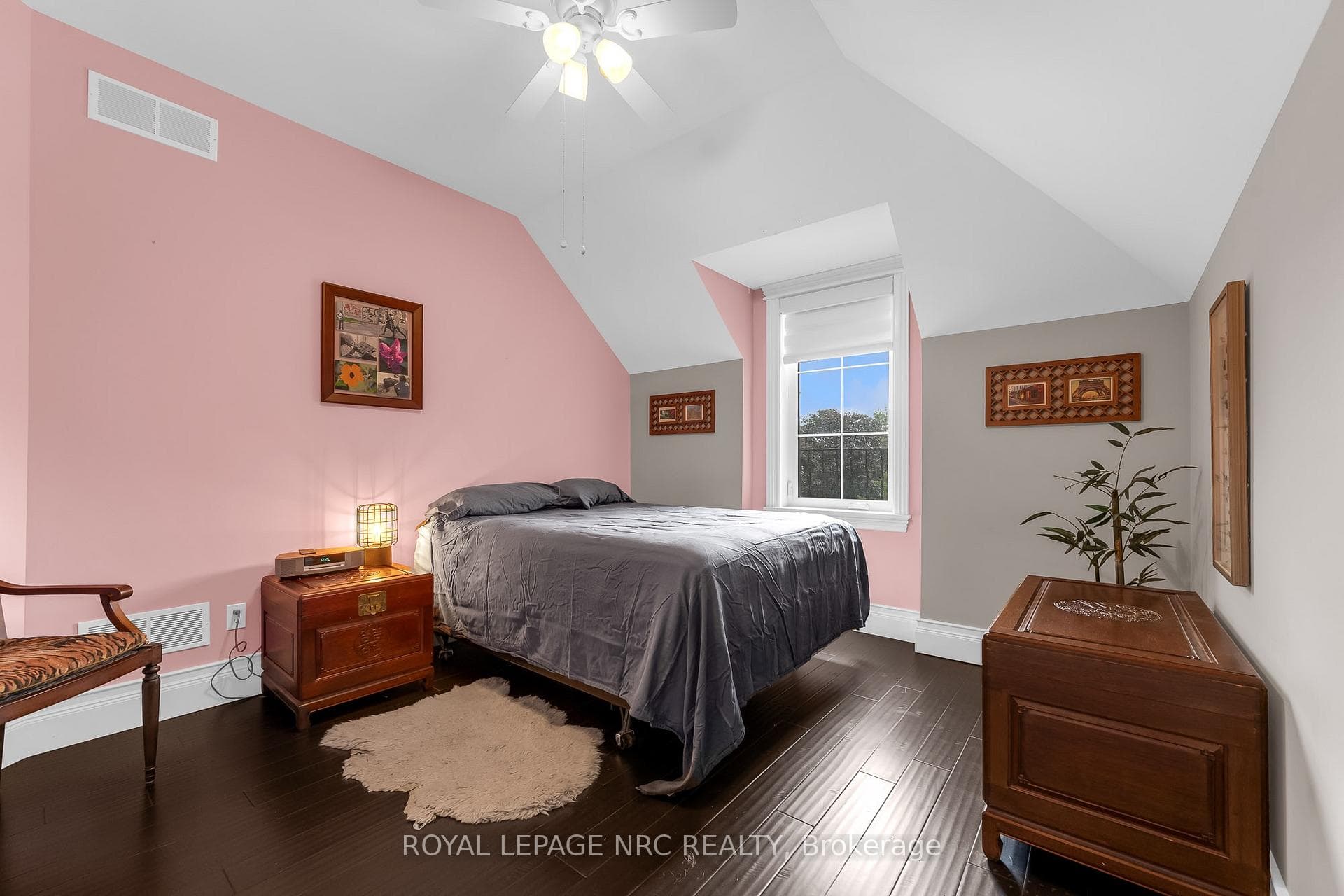 1323 Effingham Street photo 46