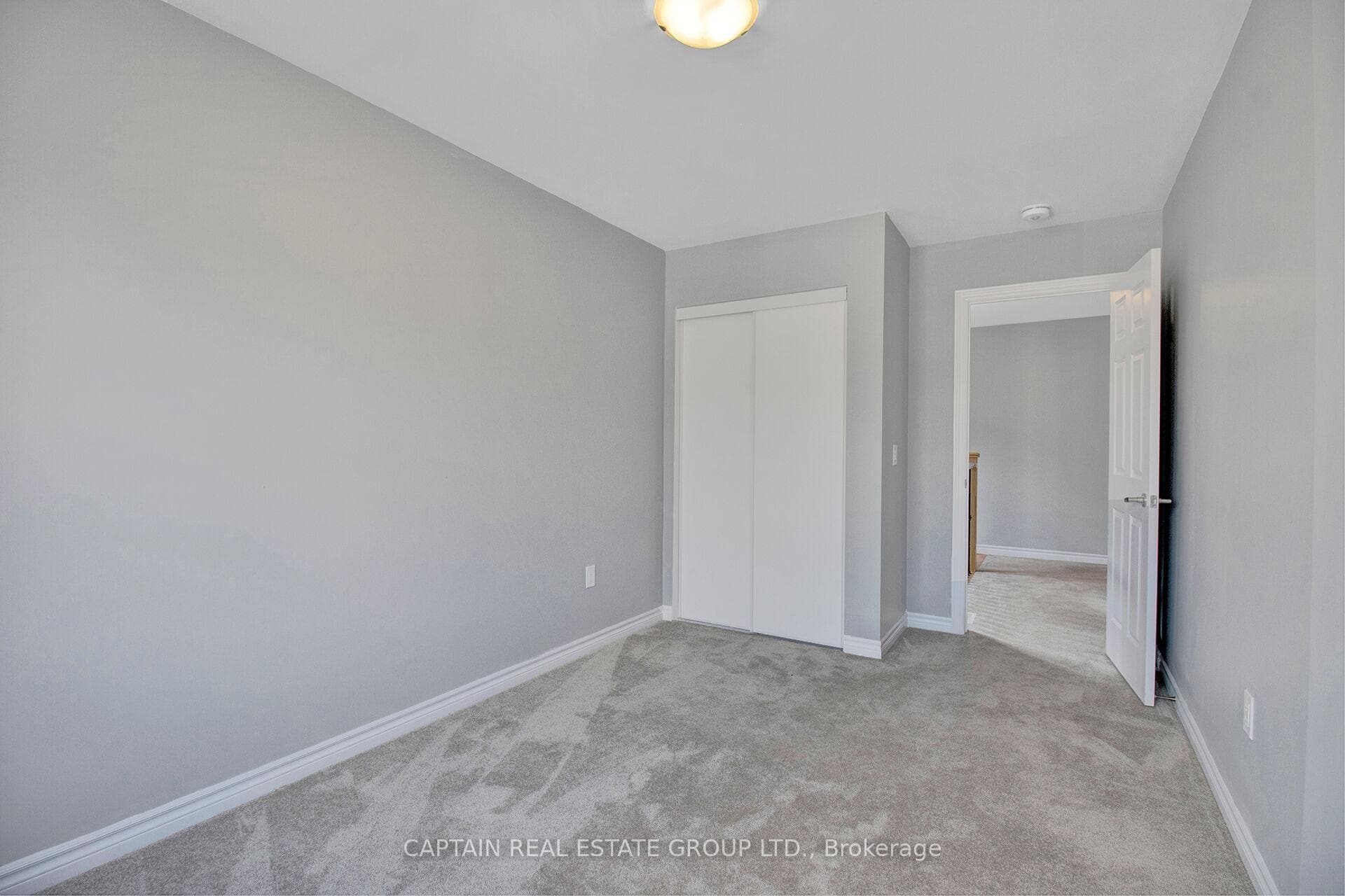 232 Ridley Crescent photo 31