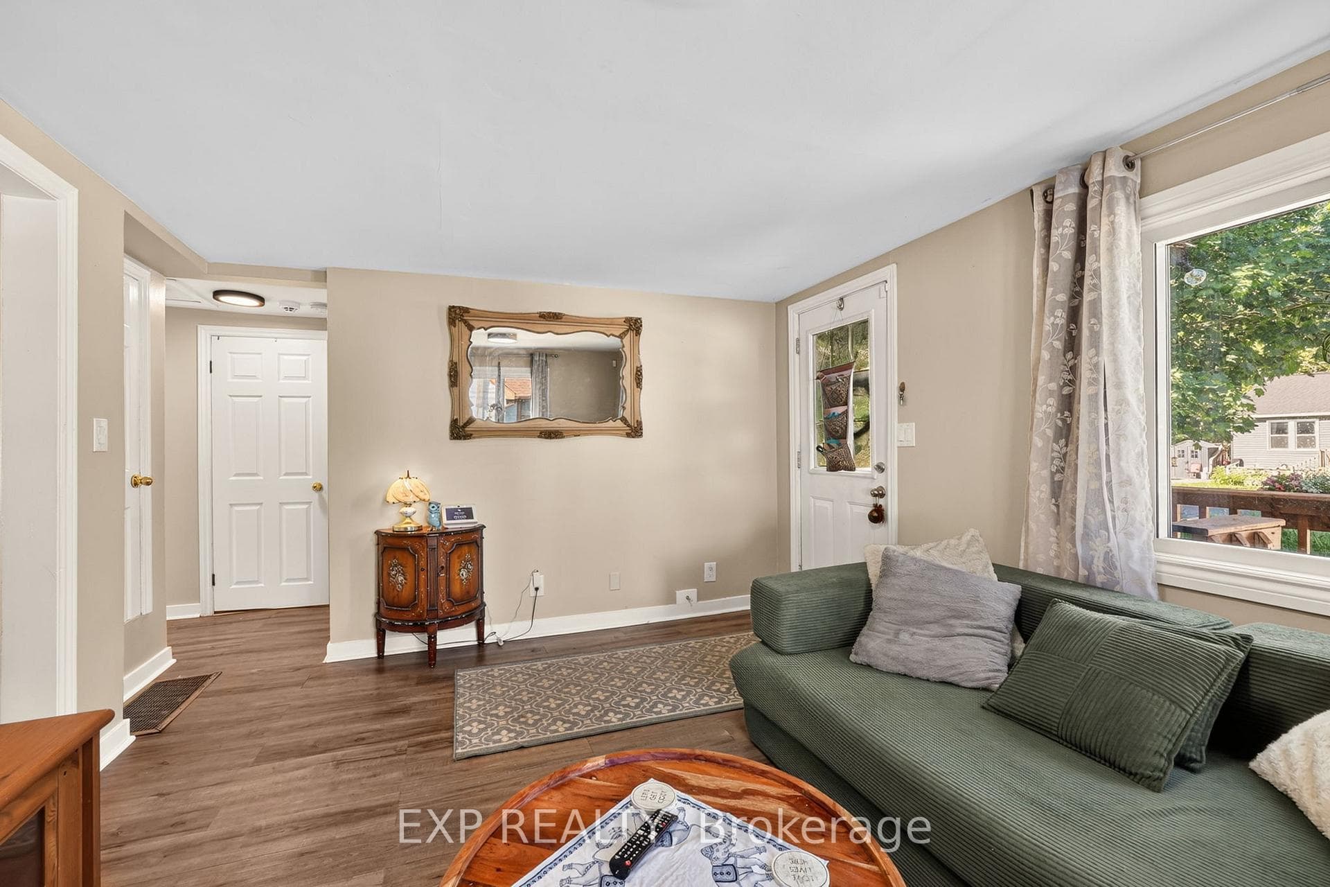 370 Gill Street photo 10