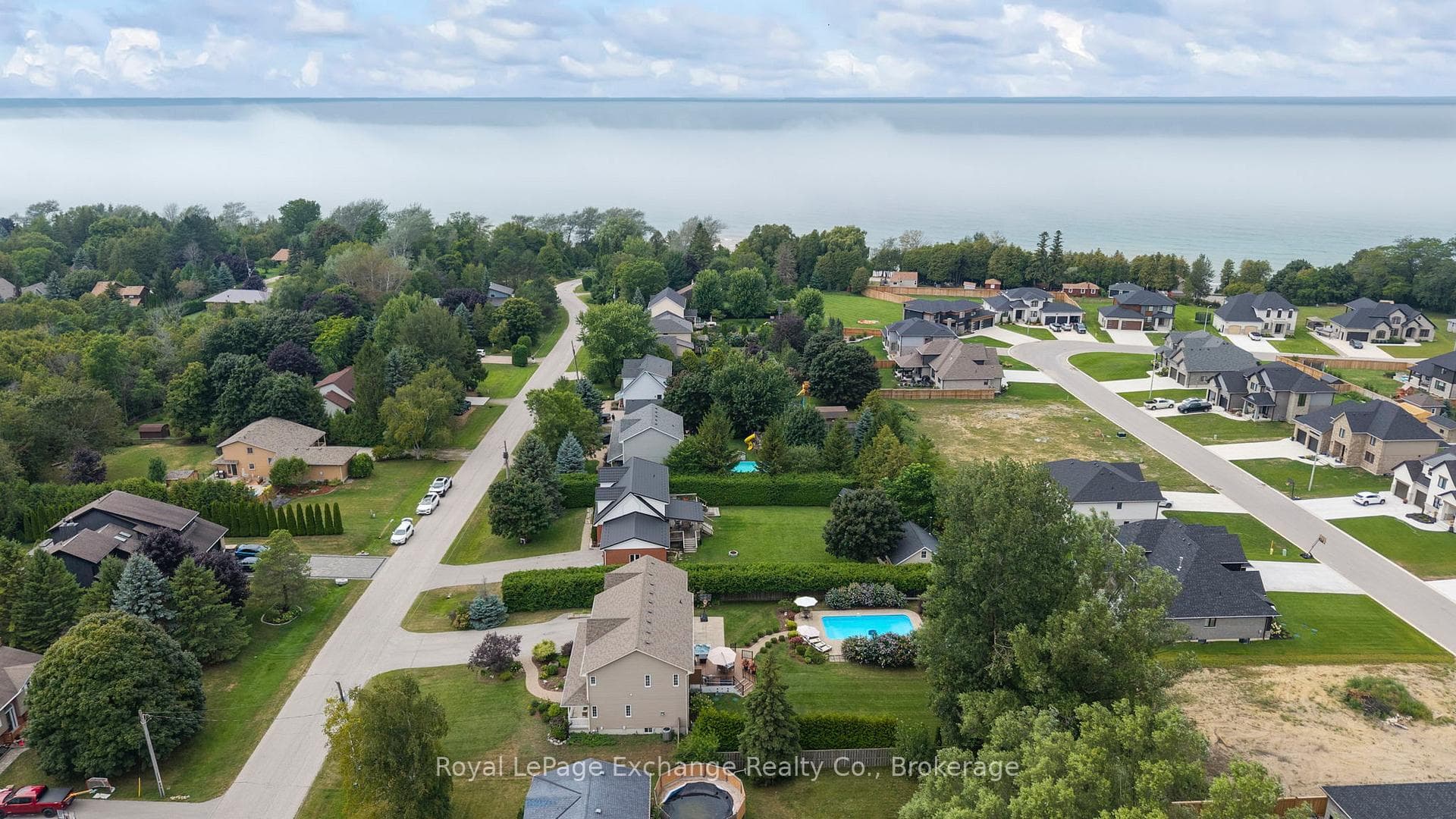 985 Heritage Drive photo 4