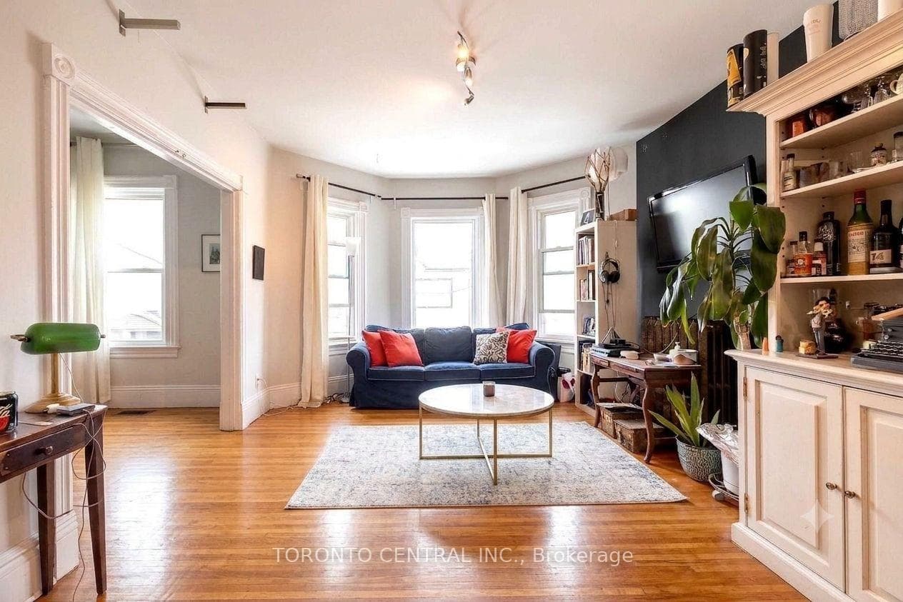 24 Manning Avenue photo 22