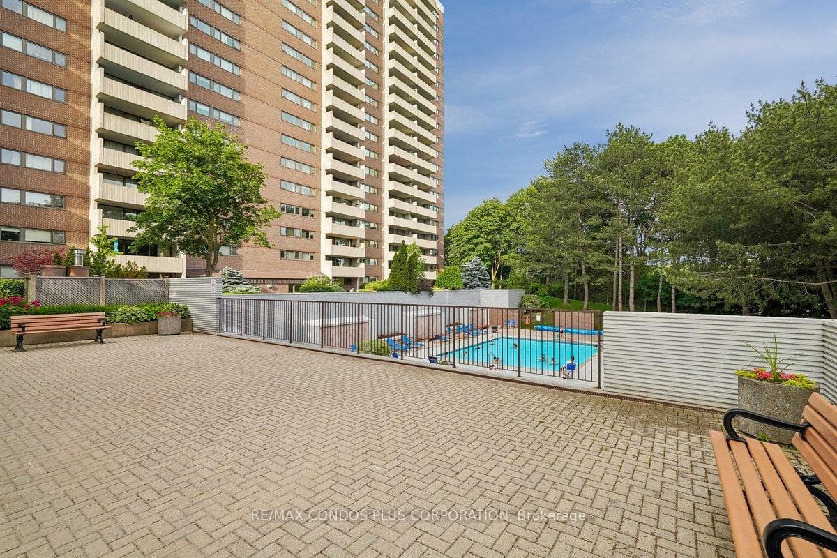 250 Scarlett Road Unit 1307 photo 13