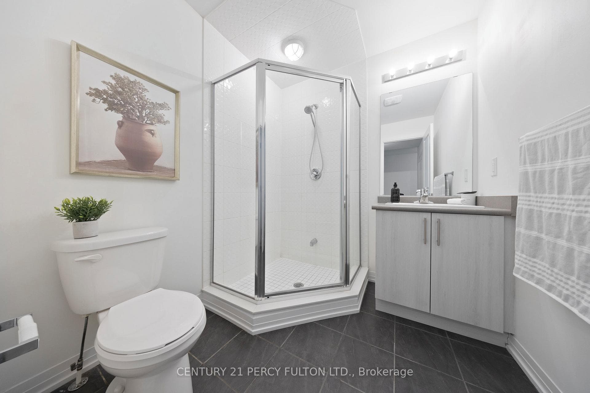30 Clarington Boulevard photo 7