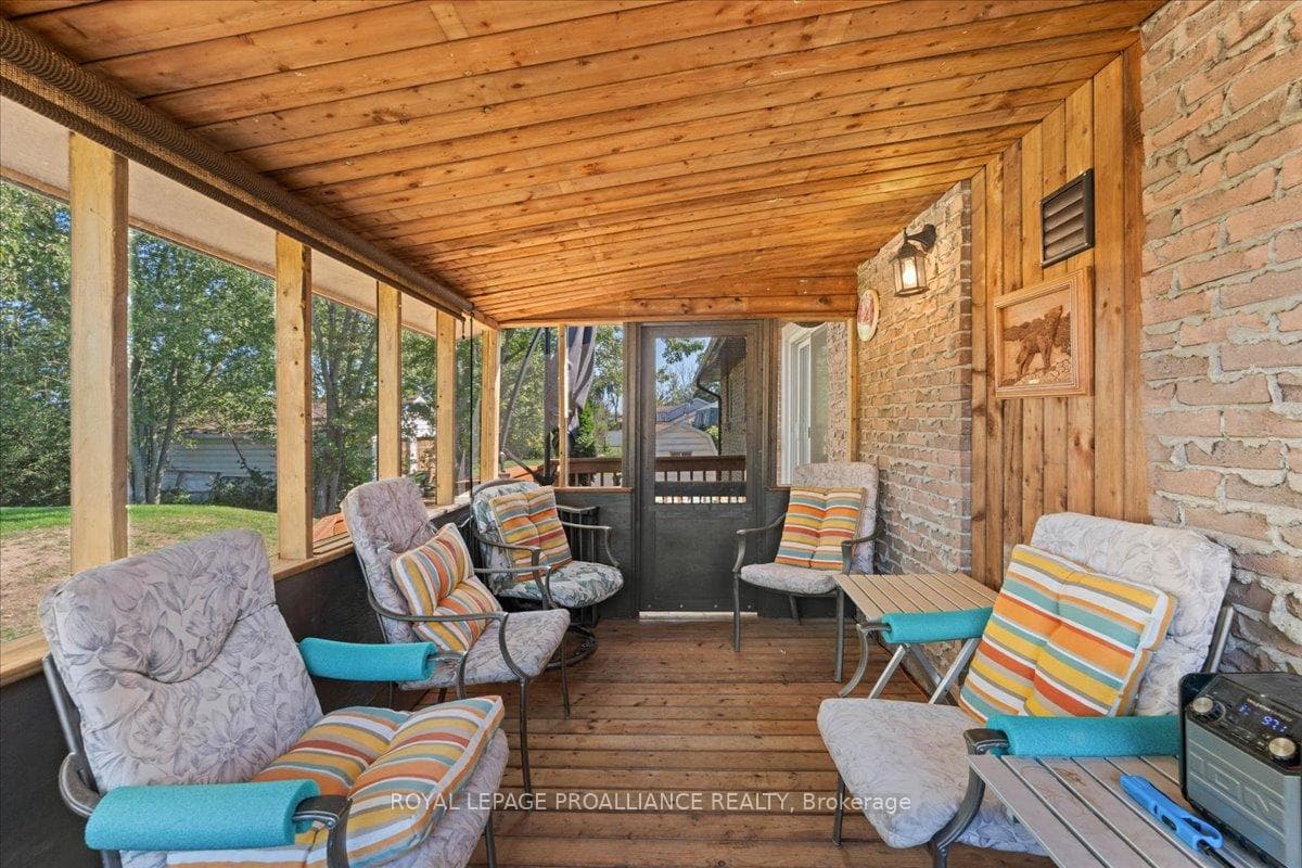 558 Aikins Road photo 37