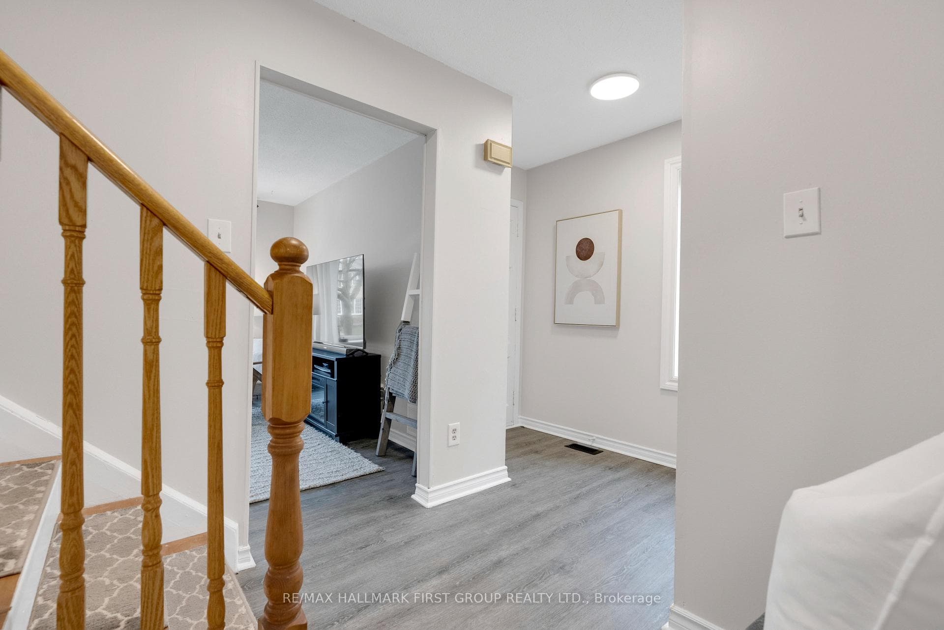 713 Hillcroft Street photo 7