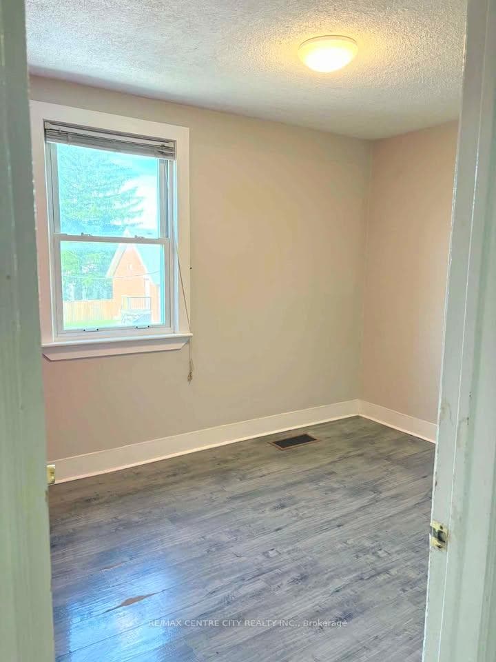 31 Langarth Street Unit Upper photo 3