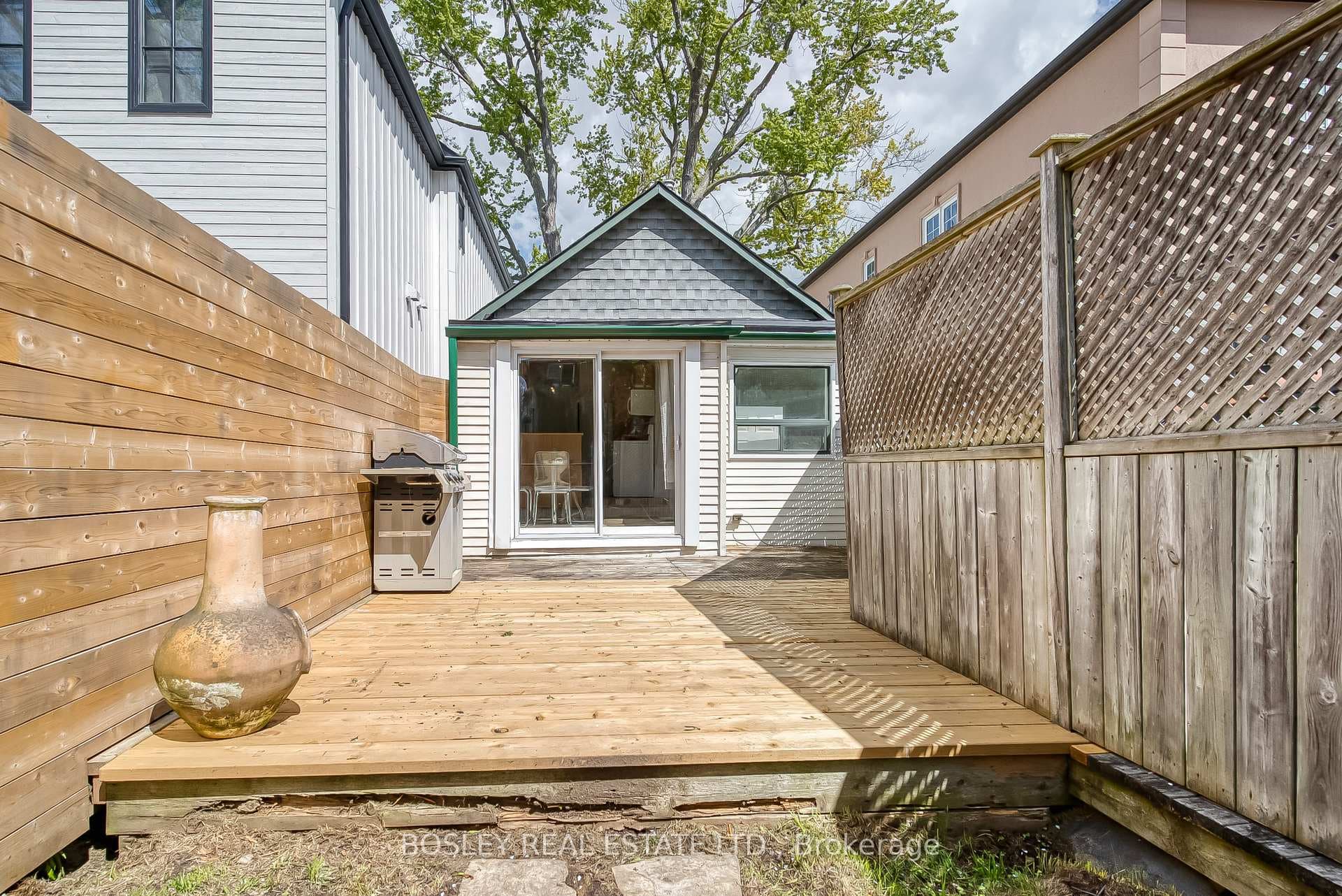 21 Cambrai Avenue photo 35