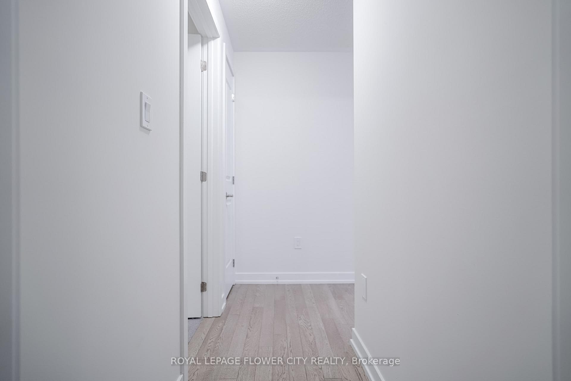 137 HENSHAW Drive photo 42