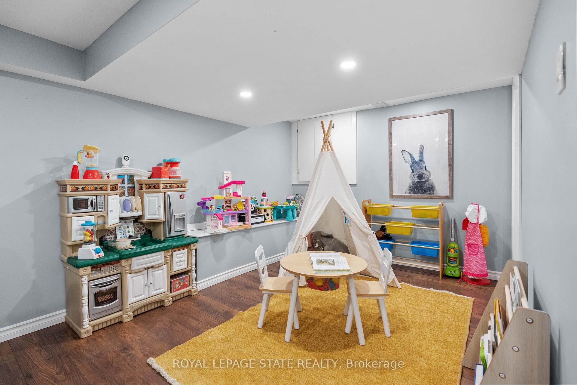 483 Dunsmure Road photo 32