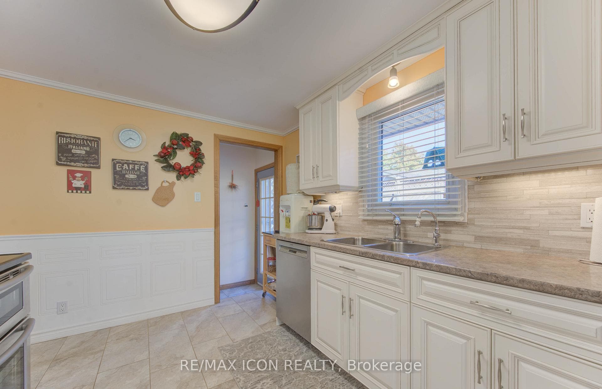 55 Gracefield Crescent photo 11