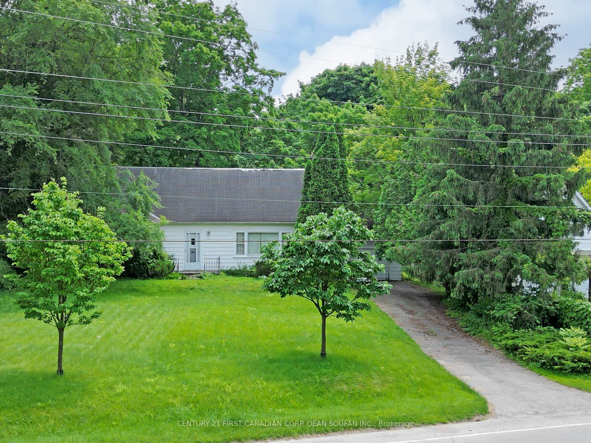 740 Springbank Drive photo 9