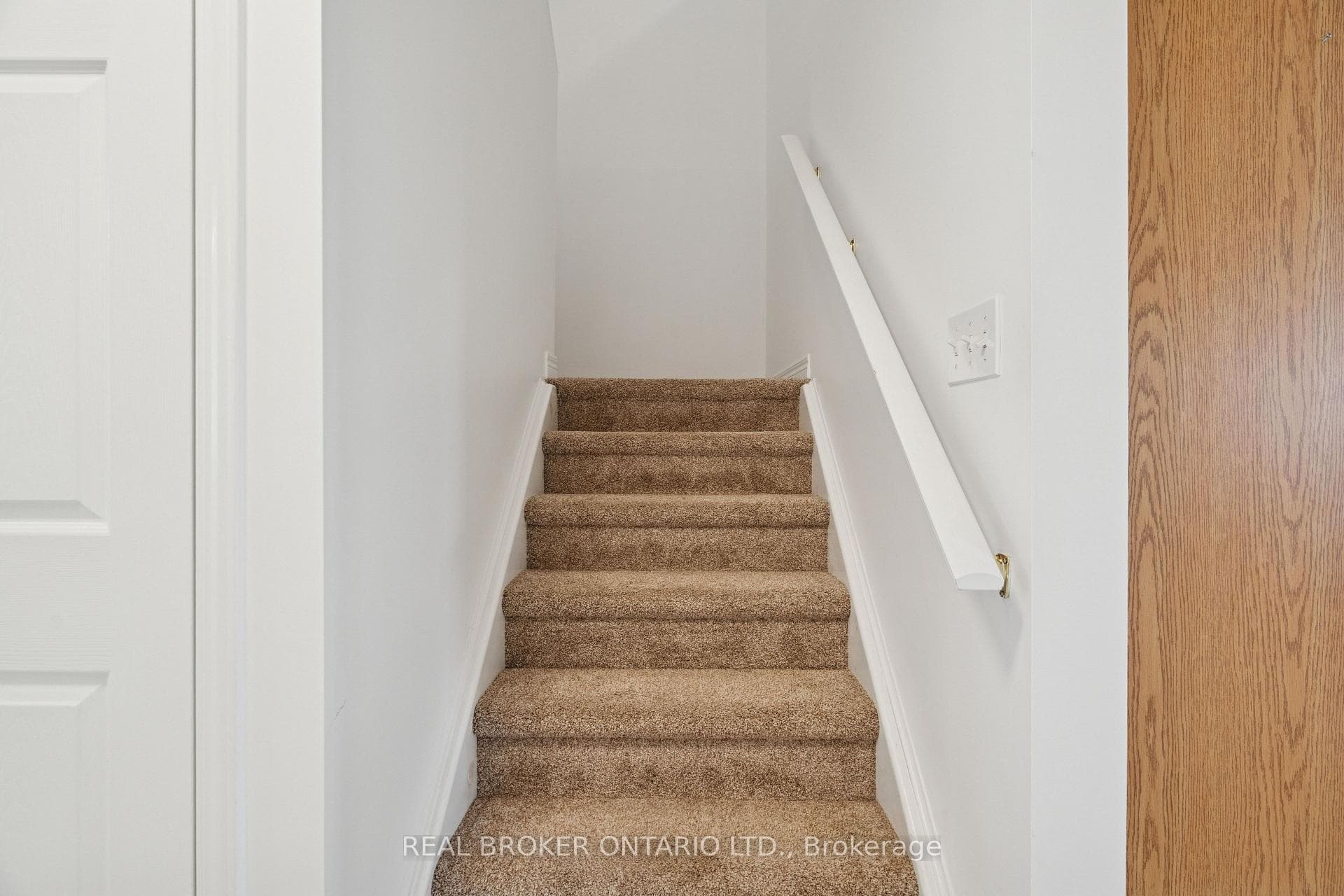 75 Doctor Moore Court photo 24