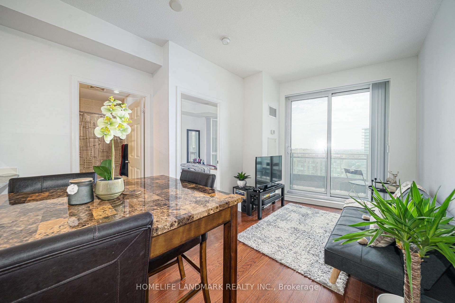 18 Holmes Avenue Unit 1806 photo 8