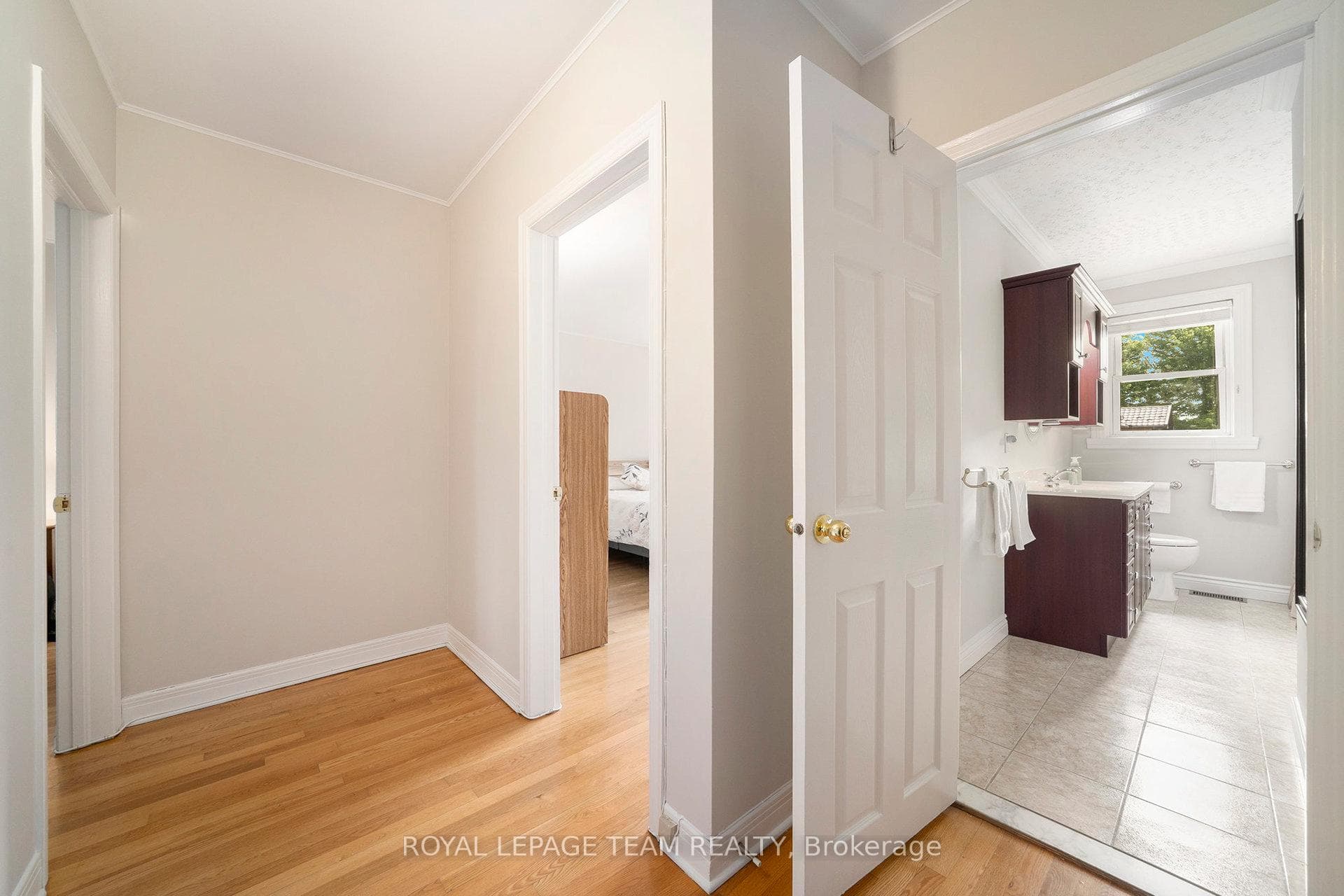 367 Ravenhill Avenue photo 15