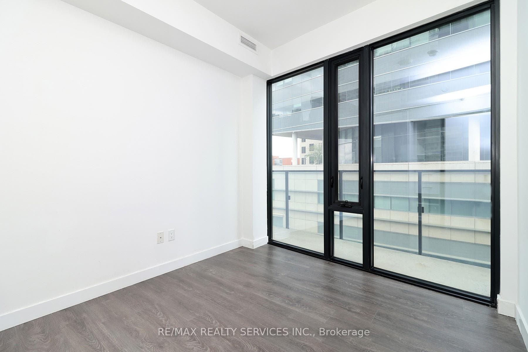 215 Queen Street Unit 1105 photo 14