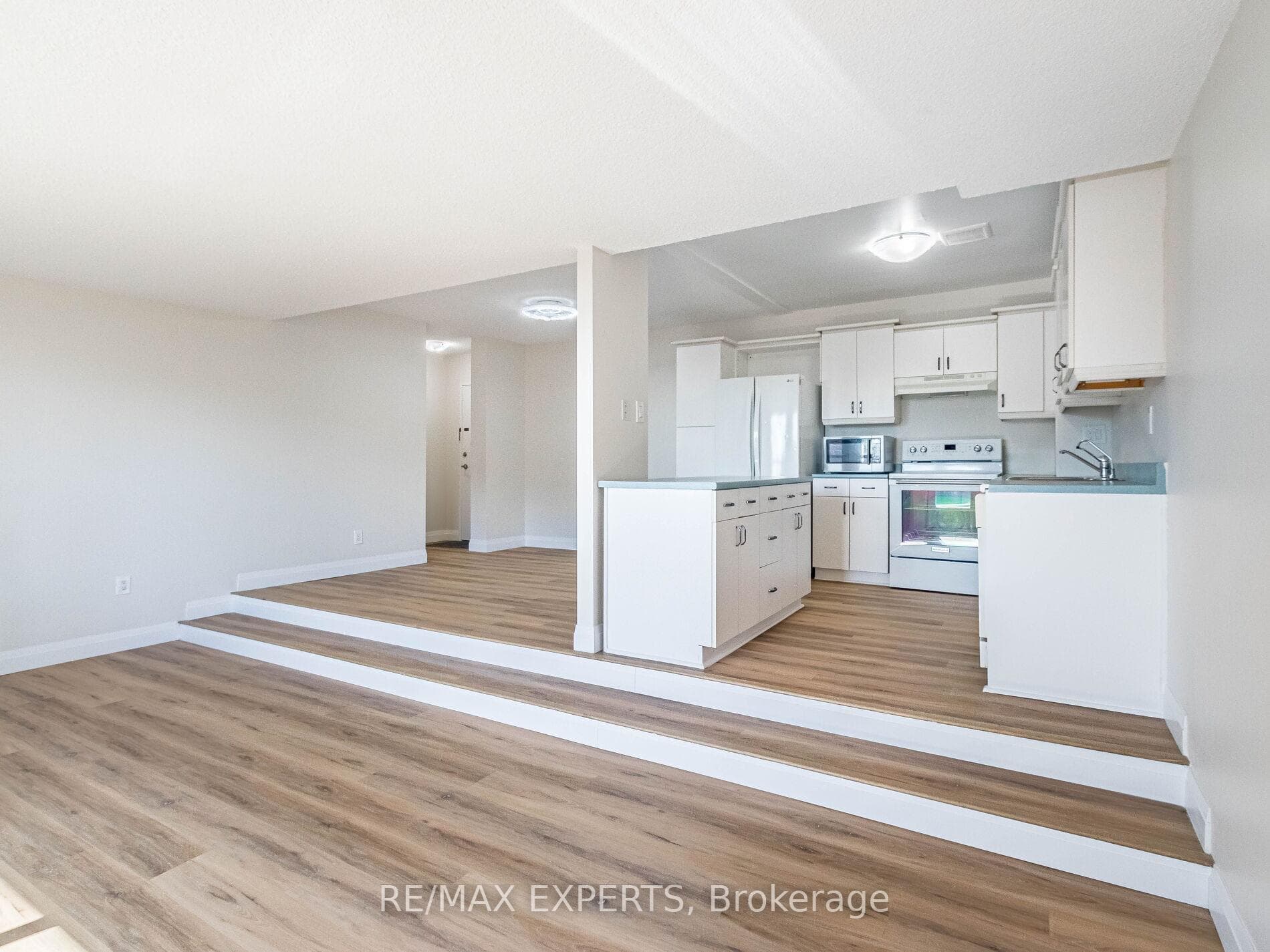 49 Queen Street Unit 703 photo 10
