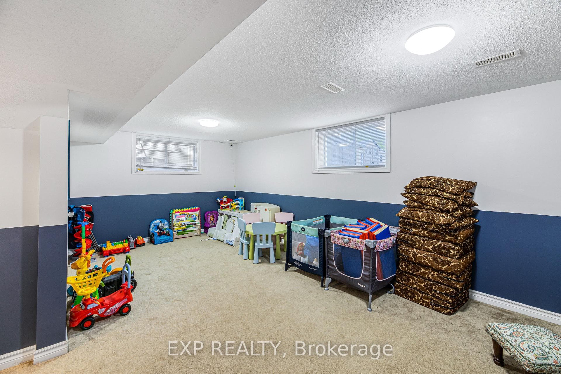 706 BEATRICE Drive photo 21