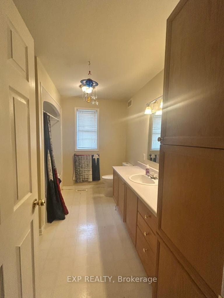 468 Gillan Road photo 4