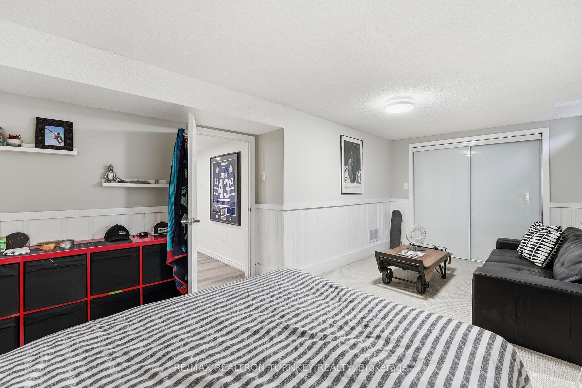 Expands your living space beautifully