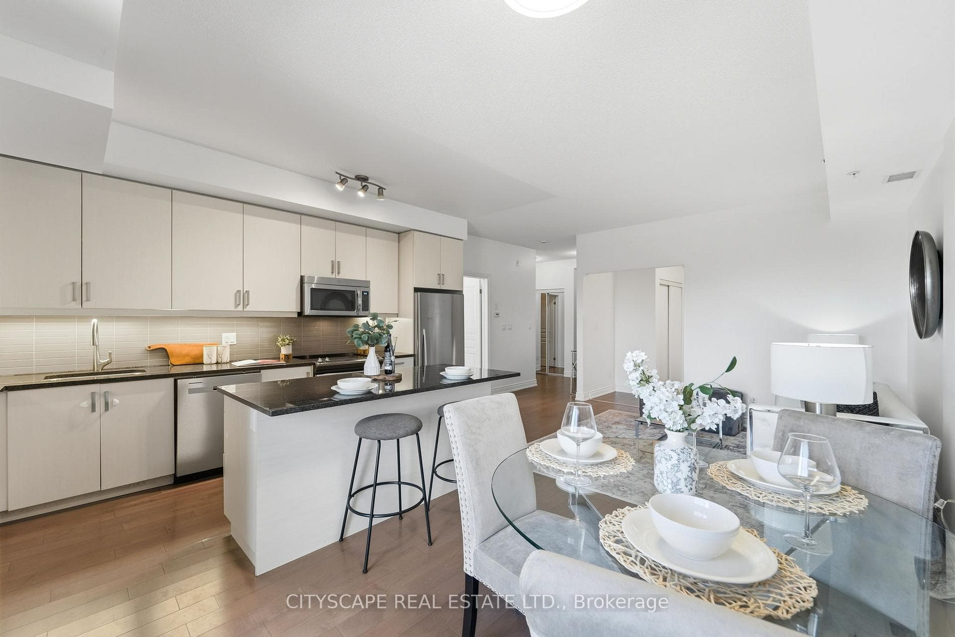 3170 Erin Mills Parkway Unit 429 photo 11