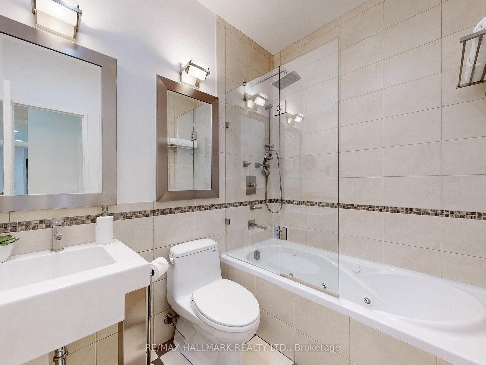 95 Prince Arthur Avenue Unit 126 photo 27