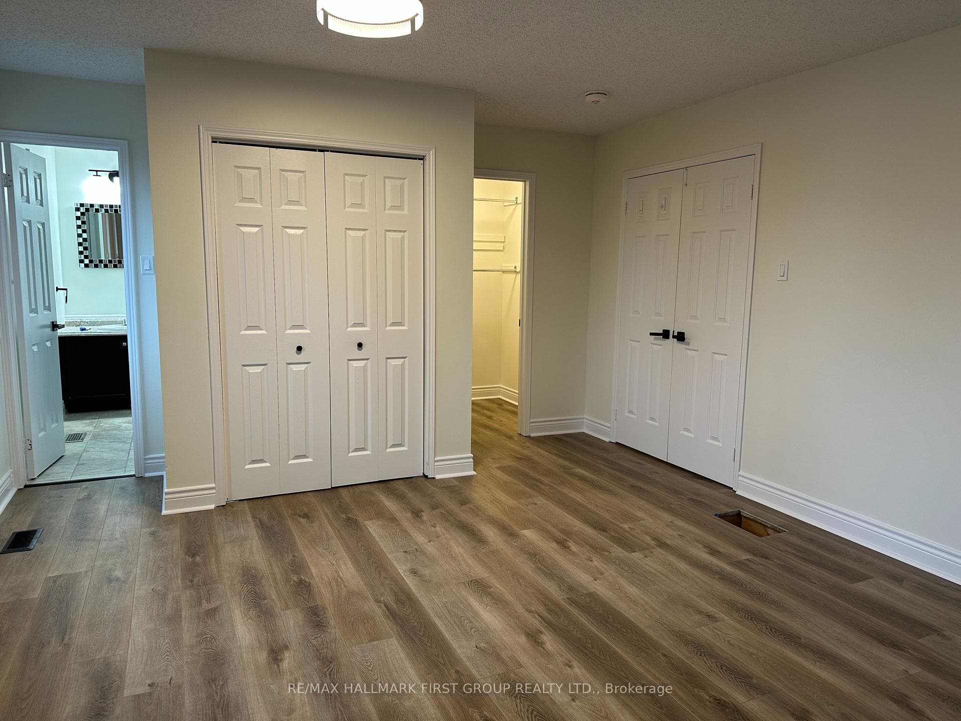 53 Strathmanor Drive photo 10