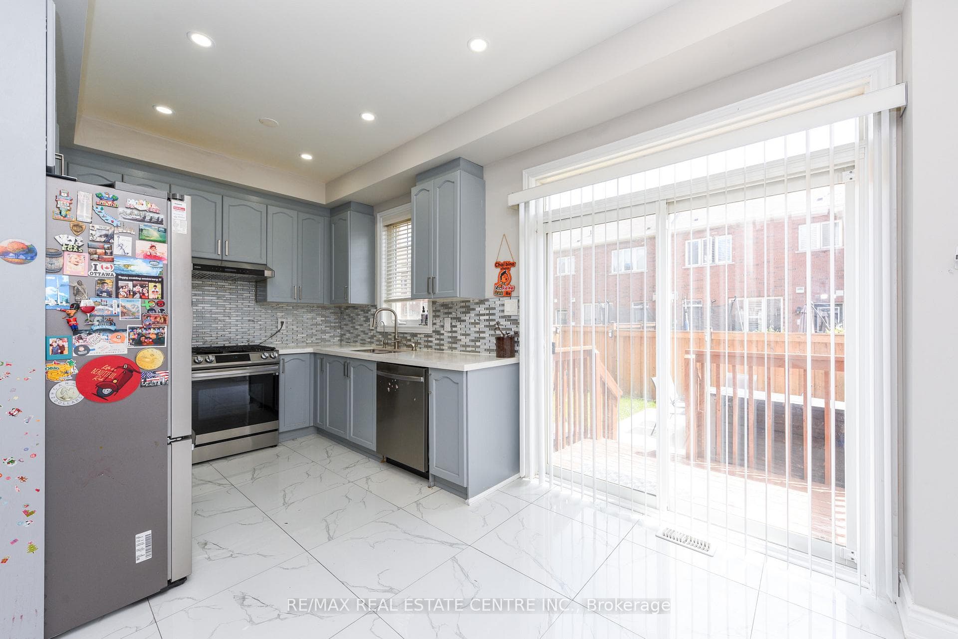 682 Megson Terrace photo 11
